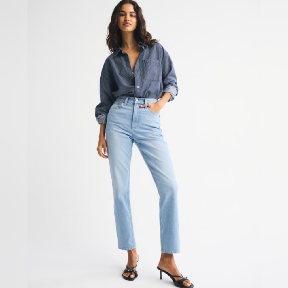 Abercrombie & Fitch - The Ankel Straight -Ultra High Rise - See Photos For Color
